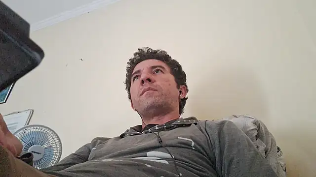 Sueliton2 online show from April 10, 6:23 pm