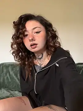 Snapshot of milou_xtx chatting on April 13, 10:32 am milou xtx online show from April 13, 10:32 am