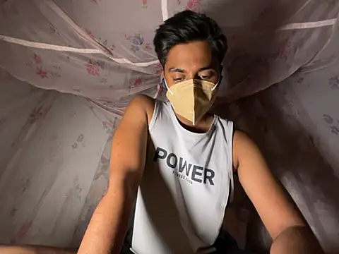 Snapshot of sinner2511 chatting on April 3, 3:54 pm sinner2511 online show from April 3, 3:54 pm