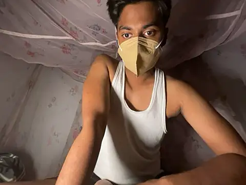 Snapshot of sinner2511 chatting on April 5, 8:28 pm sinner2511 online show from April 5, 8:28 pm