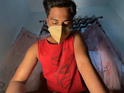 Snapshot of sinner2511 chatting on April 6, 6:36 am sinner2511 online show from April 6, 6:36 am