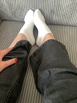 LilouPieds online show from June 13, 1:53 pm