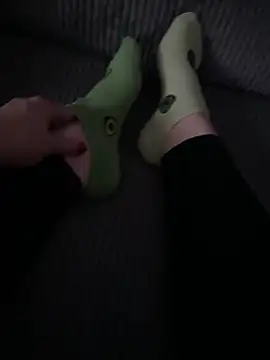LilouPieds online show from June 16, 8:00 pm