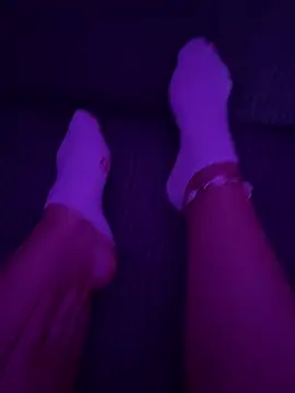 LilouPieds online show from June 20, 8:33 pm