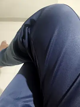 B S0051 online show from April 24, 3:03 pm