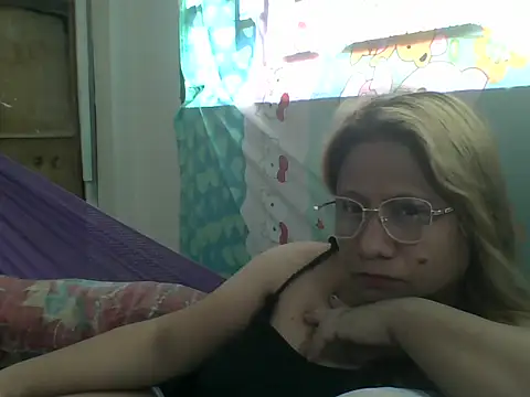 PinayChristine online show from May 25, 2:06 am