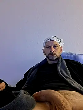 middickstroking online show from May 27, 7:27 am