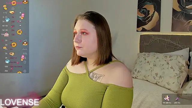 KatieGarsiaa online show from March 24, 8:30 am