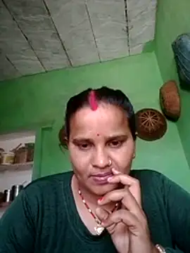 Shivani09900 online show from May 31, 6:31 am