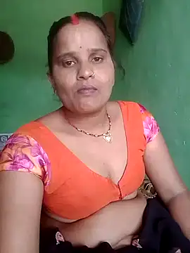 Shivani09900 online show from June 5, 5:25 am