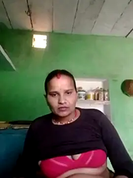Shivani09900 online show from June 13, 7:39 am