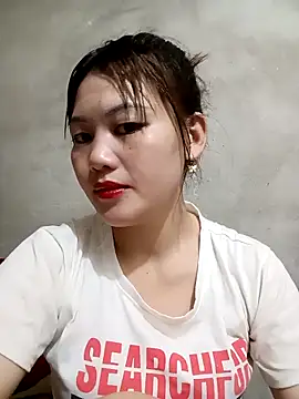 Snapshot of meg_06 chatting on May 12, 12:30 am meg 06 online show from May 12, 12:30 am