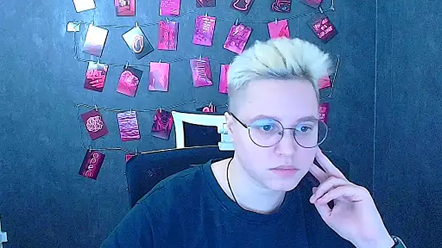 Snapshot of Bella_lla chatting on March 23, 12:53 pm Bella lla online show from March 23, 12:53 pm