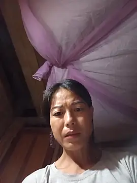 Snapshot of -Numin- chatting on May 22, 6:35 pm -Numin- online show from May 22, 6:35 pm