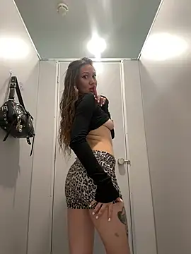 Snapshot of SaintSquirt chatting on May 13, 11:07 am SaintSquirt online show from May 13, 11:07 am