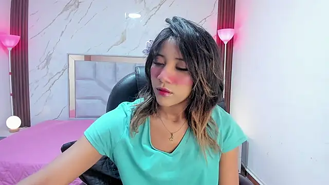 Snapshot of EsperanzaMora chatting on April 21, 11:49 am EsperanzaMora online show from April 21, 11:49 am