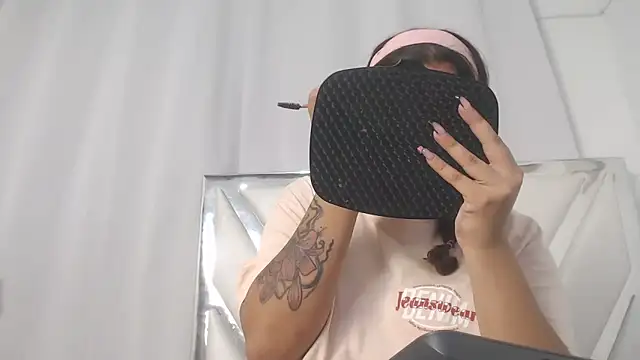 AlannaHarper online show from June 12, 4:50 pm
