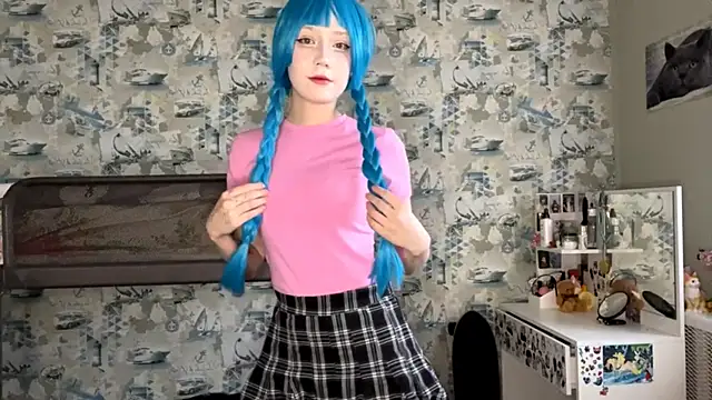 Love you Kim online show from April 6, 1:45 pm