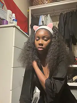 k ashantixx online show from April 8, 8:09 pm