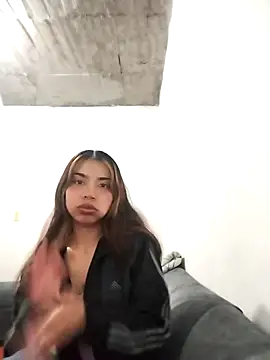 Snapshot of Atenea_7 chatting on April 25, 7:55 pm Atenea 7 online show from April 25, 7:55 pm