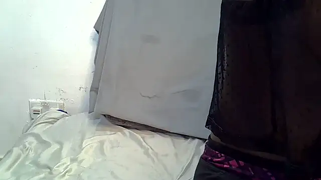 Snapshot of Sexxy_Peach chatting on April 13, 11:16 am Sexxy Peach online show from April 13, 11:16 am