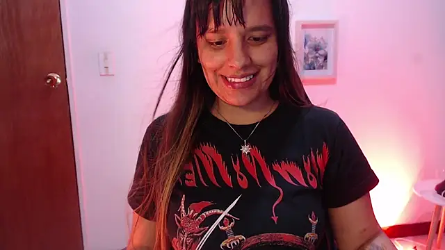 Ivvy Bloom online show from May 16, 3:03 am