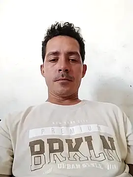 Gabriel leon33 online show from May 4, 7:43 pm