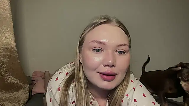 cutiejuliee online show from March 26, 10:54 am