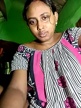 Snapshot of puja560 chatting on April 12, 1:32 am puja560 online show from April 12, 1:32 am