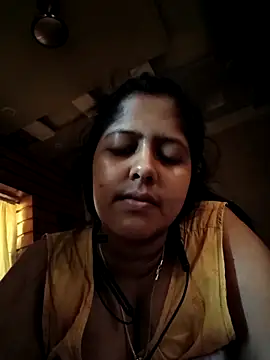 Snapshot of Aditi_sarkar chatting on April 15, 10:44 am Aditi sarkar online show from April 15, 10:44 am