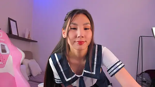 LexieLee online show from May 21, 10:00 am