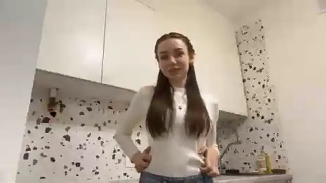 Snapshot of SlippyEngine chatting on March 25, 5:30 pm SlippyEngine online show from March 25, 5:30 pm