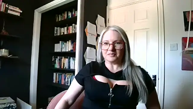 EmberSinn online show from April 28, 10:53 am