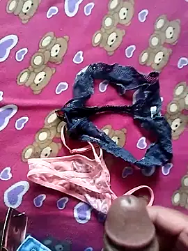 Snapshot of vrlarga chatting on April 8, 1:33 pm vrlarga online show from April 8, 1:33 pm