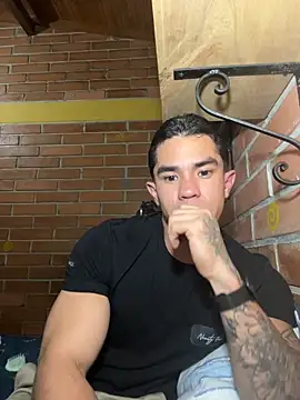 Snapshot of Noe_Blake chatting on April 5, 3:26 am Noe Blake online show from April 5, 3:26 am