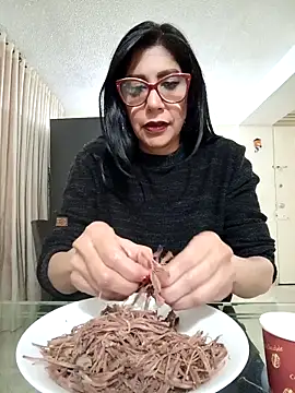 Snapshot of SamanthaRosse01_ chatting on April 3, 3:04 am SamanthaRosse01 online show from April 3, 3:04 am