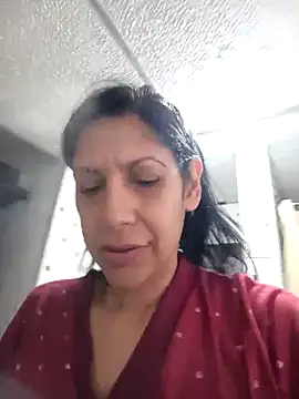 Snapshot of SamanthaRosse01_ chatting on May 10, 3:06 pm SamanthaRosse01 online show from May 10, 3:06 pm