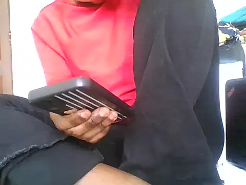 Snapshot of Thandie40 chatting on March 30, 5:30 am Thandie40 online show from March 30, 5:30 am