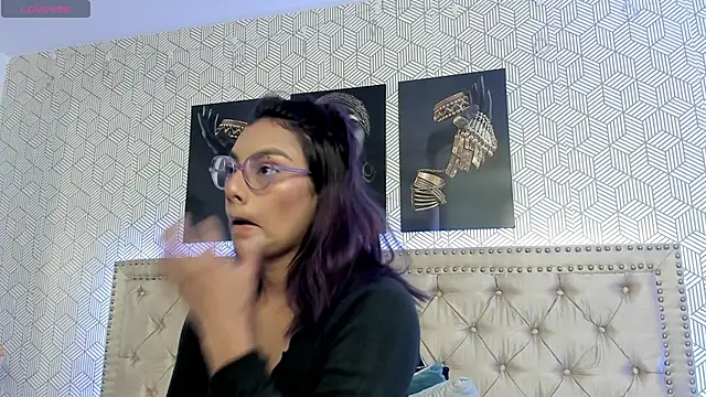 Snapshot of ValeAlvarez_ chatting on March 27, 6:40 pm ValeAlvarez online show from March 27, 6:40 pm