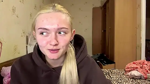 Sophia Blonde online show from April 10, 3:17 pm