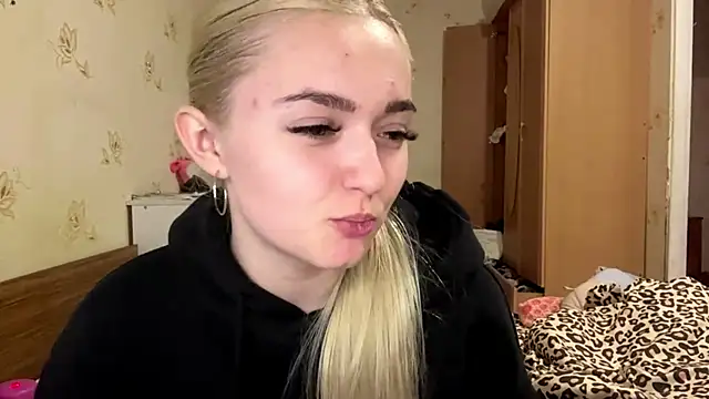 Sophia Blonde online show from April 24, 4:42 pm