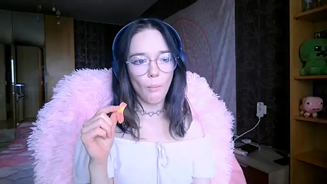 baby onface online show from April 27, 8:45 am
