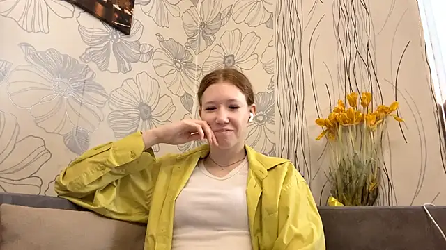 Snapshot of KiraNice1 chatting on March 26, 7:03 am KiraNice1 online show from March 26, 7:03 am