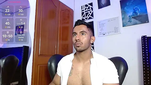 Snapshot of romanpearce_ chatting on April 20, 6:20 pm romanpearce online show from April 20, 6:20 pm