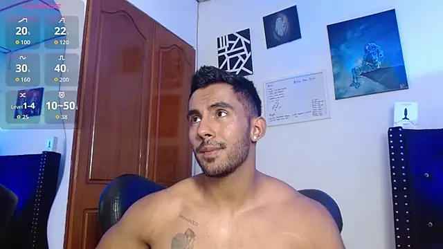 Snapshot of romanpearce_ chatting on April 24, 6:54 pm romanpearce online show from April 24, 6:54 pm