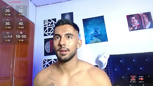 Snapshot of romanpearce_ chatting on June 26, 8:35 pm romanpearce online show from June 26, 8:35 pm