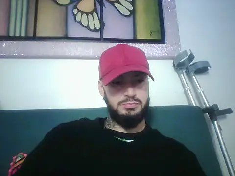 Snapshot of matheusoli629 chatting on March 25, 2:06 am matheusoli629 online show from March 25, 2:06 am