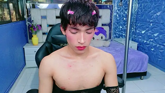 IsaacNovaa online show from April 28, 7:52 pm