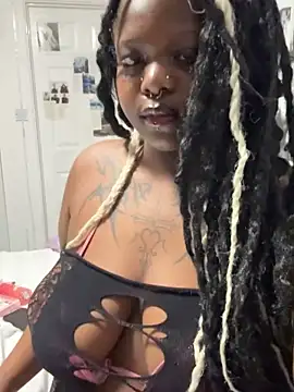 Snapshot of Nyla_xox chatting on June 19, 9:40 pm Nyla xox online show from June 19, 9:40 pm