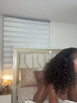 Snapshot of Ayra-starh chatting on April 21, 3:46 am Ayra-starh online show from April 21, 3:46 am